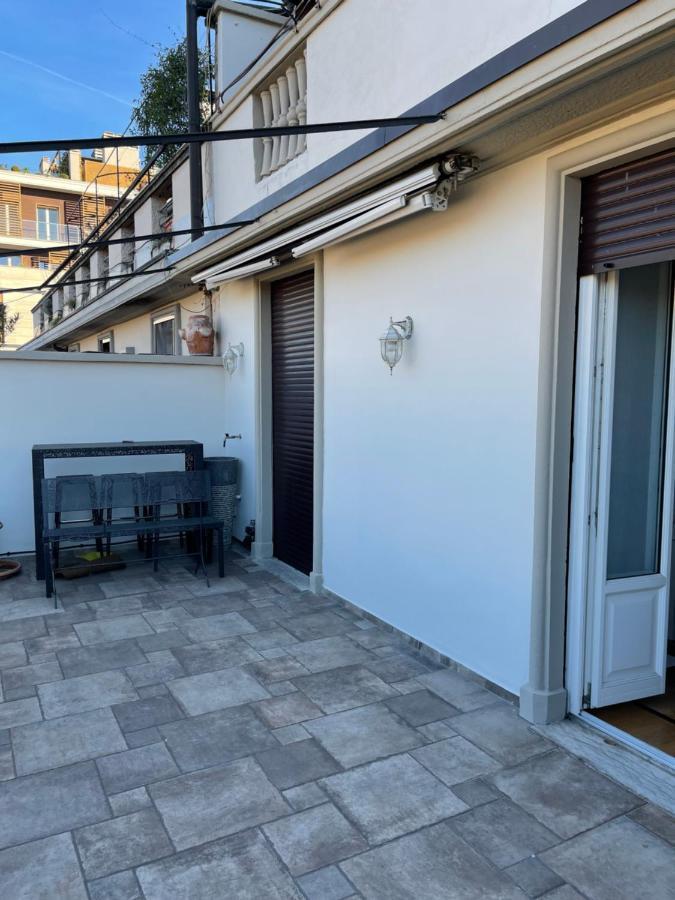Lacaralele1 Milán Exterior foto